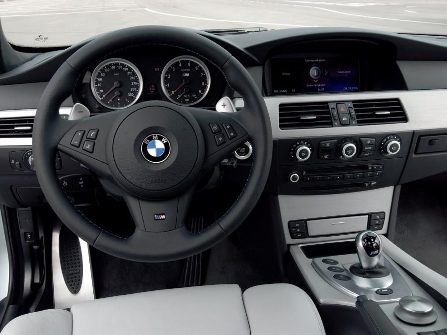  BMW M5 Touring 2007 года  (фото 26 из 56)